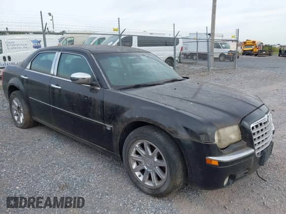 2006 Chrysler 300 C with VIN 2C3KK63H46H263690, listed as a IAAI auction lot 43401520 with 156,740 mi miles and . Bid and sale history available at DreamBid. Image 6.