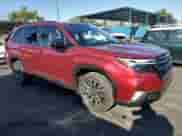 2025 Subaru Forester Touring z VIN JF2SLDTC4SH403451, wystawiony jako Copart lot #82586975 z przebiegiem 4 315 mil mil oraz Szkoda całkowita • Salvage title. Historia ofert i sprzedaży dostępna na DreamBid. Obrazek 4.