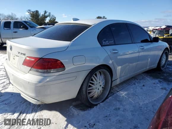 2007 BMW 7 Series 750i with VIN WBAHL83547DT08658, listed as a Copart auction lot 46090335 with 202,756 mi miles and Clean title. Bid and sale history available at DreamBid. Image 3.