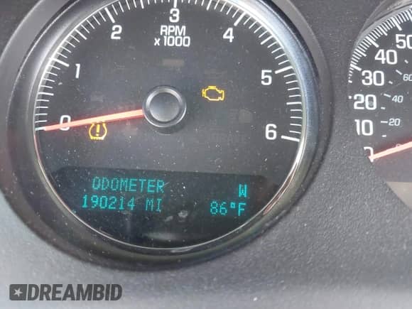 2013 Chevrolet Tahoe Commercial z VIN 1GNLC2E05DR161378, wystawiony jako IAAI lot #42671610 z przebiegiem 190 214 mil mil oraz . Historia ofert i sprzedaży dostępna na DreamBid. Obrazek 15.