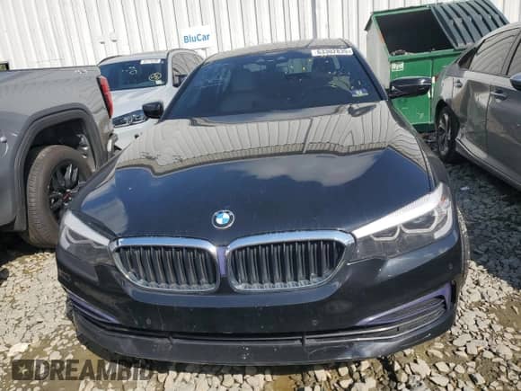 2019 BMW 5 Series 540i xDrive z VIN WBAJE7C5XKWD55540, wystawiony jako Copart lot #63302835 z przebiegiem 123 219 mil mil oraz Szkoda całkowita • Salvage title. Historia ofert i sprzedaży dostępna na DreamBid. Obrazek 5.