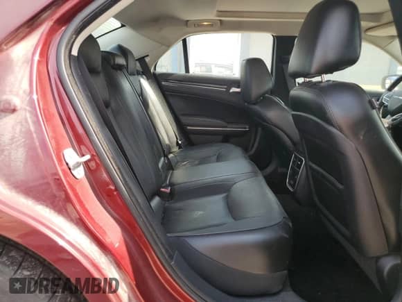 2019 Chrysler 300 Limited с VIN 2C3CCAEG8KH555801, выставлен на аукционе Copart как лот 68255635 с пробегом 75 042 миль миль и Списание • Salvage title. История ставок и продаж доступна на DreamBid. Изображение 10.