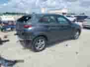 2020 Hyundai Kona SE z VIN KM8K1CAA9LU430018, wystawiony jako Copart lot #69831065 z przebiegiem 99 679 mil mil oraz Szkoda całkowita • Salvage title. Historia ofert i sprzedaży dostępna na DreamBid. Obrazek 3.