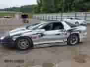 1997 Chevrolet Camaro Z28 z VIN 2G1FP22P1V2106094, wystawiony jako IAAI lot #43145210 z przebiegiem 137 144 mil mil oraz . Historia ofert i sprzedaży dostępna na DreamBid. Obrazek 6.