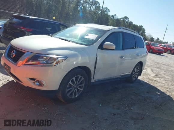 2013 Nissan Pathfinder SV with VIN 5N1AR2MN3DC624385, listed as a IAAI auction lot 41232834 with 199,932 mi miles and . Bid and sale history available at DreamBid. Image 2.