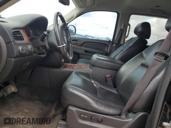 2014 Chevrolet Suburban LTZ с VIN 1GNSKKE71ER100574, выставлен на аукционе Copart как лот 57725725 с пробегом 226 142 миль миль и Списание • Salvage title. История ставок и продаж доступна на DreamBid. Изображение 7.