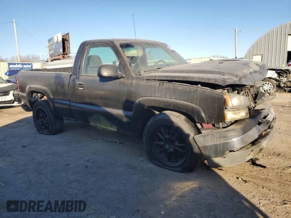 2005 Chevrolet Silverado 1500 z VIN 1GCEC14T45Z271864, wystawiony jako Copart lot #84507104 z przebiegiem 191 813 mil mil oraz Szkoda całkowita • Salvage title. Historia ofert i sprzedaży dostępna na DreamBid. Obrazek 4.