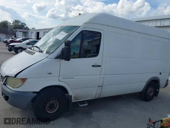 2005 Dodge Sprinter with VIN WD2PD644655758551, listed as a IAAI auction lot 41687177 with 436,566 mi miles and . Bid and sale history available at DreamBid. Image 14.