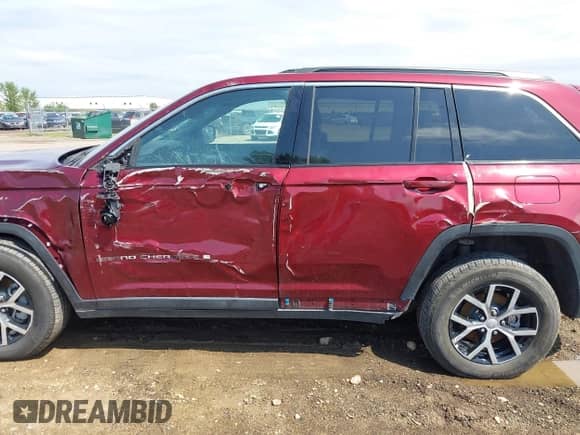 2024 Jeep Grand Cherokee Limited with VIN 1C4RJHBG0RC194599, listed as a IAAI auction lot 42964147 with 14,721 mi miles and . Bid and sale history available at DreamBid. Image 14.