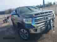 2017 Toyota Tundra Platinum с VIN 5TFAY5F15HX627757, выставлен на аукционе IAAI как лот 41155707 с пробегом 90 675 миль миль и . История ставок и продаж доступна на DreamBid. Изображение 18.