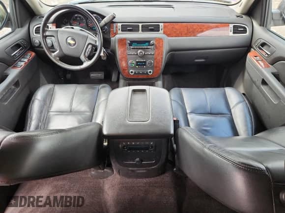 2010 Chevrolet Tahoe LT с VIN 1GNUKBE08AR288872, выставлен на аукционе Copart как лот 62735745 с пробегом 134 514 миль миль и Списание • Salvage title. История ставок и продаж доступна на DreamBid. Изображение 8.