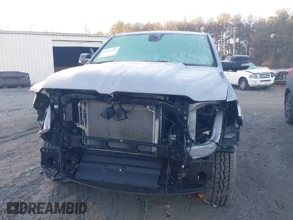 2024 Ram 1500 Big Horn z VIN 1C6SRFFT4RN152664, wystawiony jako IAAI lot #41376365 z przebiegiem 17 504 mil mil oraz . Historia ofert i sprzedaży dostępna na DreamBid. Obrazek 6.