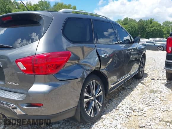 2018 Nissan Pathfinder S with VIN 5N1DR2MN0JC626023, listed as a IAAI auction lot 42740550 with 82,235 mi miles and . Bid and sale history available at DreamBid. Image 4.