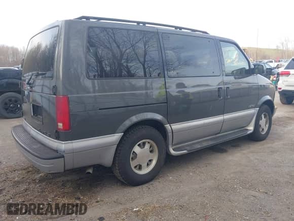 2000 Chevrolet Astro с VIN 1GNDM19W7YB131291, выставлен на аукционе IAAI как лот 42109805 с пробегом 197 120 миль миль и . История ставок и продаж доступна на DreamBid. Изображение 4.