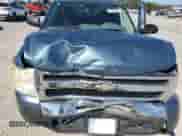 2010 Chevrolet Silverado 1500 LS z VIN 1GCSCREAXAZ224413, wystawiony jako Copart lot #77963294 z przebiegiem 273 433 mil mil oraz Szkoda całkowita • Salvage title. Historia ofert i sprzedaży dostępna na DreamBid. Obrazek 11.