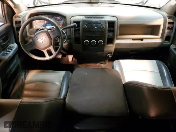 2011 Ram 1500 SLT z VIN 1D7RB1CP1BS611281, wystawiony jako Copart lot #42215205 z przebiegiem 86 863 mil mil oraz Szkoda całkowita • Salvage title. Historia ofert i sprzedaży dostępna na DreamBid. Obrazek 8.