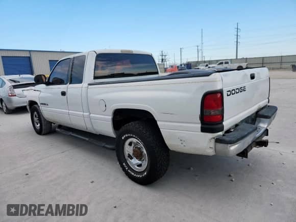 2001 Dodge 2500 z VIN 3B7KC23Z41G716435, wystawiony jako Copart lot #68579585 z przebiegiem 19 334 mil mil oraz Czysty tytuł • Clean title. Historia ofert i sprzedaży dostępna na DreamBid. Obrazek 2.