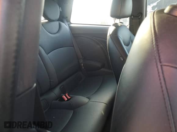 2010 MINI Hardtop S с VIN WMWMF7C52ATX41957, выставлен на аукционе Copart как лот 84436445 с пробегом 131 486 миль миль и Чистый • Clean title. История ставок и продаж доступна на DreamBid. Изображение 10.