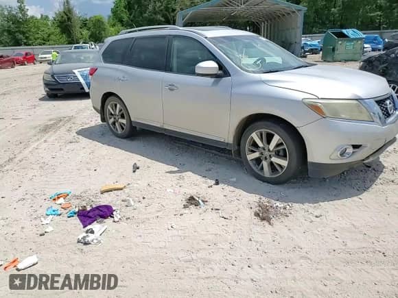 2014 Nissan Pathfinder S with VIN 5N1AR2MN5EC688364, listed as a Copart auction lot 61367445 with 126,918 mi miles and Salvage title. Bid and sale history available at DreamBid. Image 14.