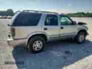 2000 Chevrolet Blazer LS z VIN 1GNDT13W1Y2233066, wystawiony jako Copart lot #64214395 z przebiegiem Nie podano mil oraz Szkoda całkowita • Salvage title. Historia ofert i sprzedaży dostępna na DreamBid. Obrazek 3.