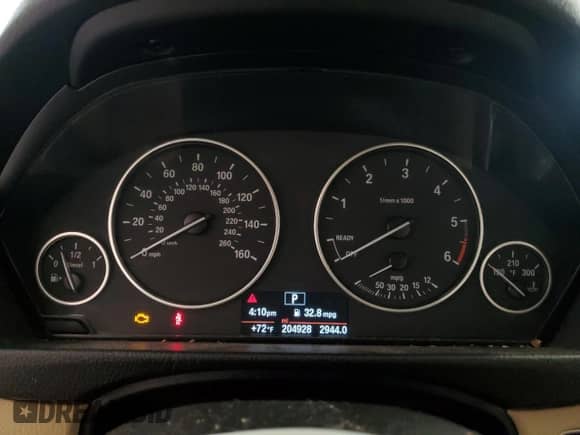 2014 BMW 3 Series 328d xDrive with VIN WBA3D5C54EKX99425, listed as a Copart auction lot 82458165 with 204,928 mi miles and Clean title. Bid and sale history available at DreamBid. Image 9.