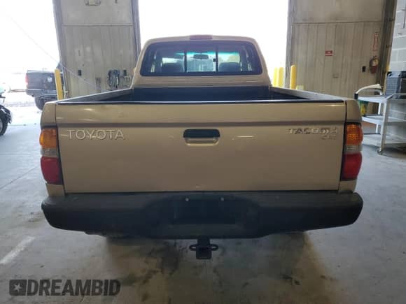 2002 Toyota Tacoma z VIN 5TEWM72N82Z091926, wystawiony jako Copart lot #86238225 z przebiegiem 229 921 mil mil oraz Czysty tytuł • Clean title. Historia ofert i sprzedaży dostępna na DreamBid. Obrazek 6.
