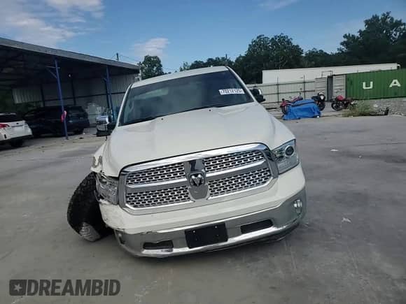 2016 Ram 1500 Laramie z VIN 1C6RR7NM0GS354298, wystawiony jako Copart lot #70212125 z przebiegiem 86 691 mil mil oraz Szkoda całkowita • Salvage title. Historia ofert i sprzedaży dostępna na DreamBid. Obrazek 13.
