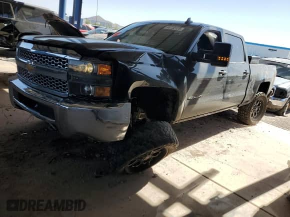 2019 Chevrolet Silverado 2500HD Work Truck z VIN 1GC1KREG6KF172638, wystawiony jako Copart lot #46732125 z przebiegiem 125 076 mil mil oraz Szkoda całkowita • Salvage title. Historia ofert i sprzedaży dostępna na DreamBid. Obrazek 1.
