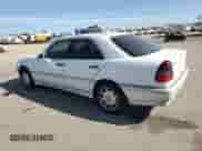 1999 Mercedes-Benz C 230/260/280/320 z VIN WDBHA24GXXA705698, wystawiony jako Copart lot #54093535 z przebiegiem 184 453 mil mil oraz Czysty tytuł • Clean title. Historia ofert i sprzedaży dostępna na DreamBid. Obrazek 2.