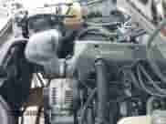 2000 Chevrolet Silverado 1500 LS z VIN 1GCEC19V9YZ170074, wystawiony jako IAAI lot #42453108 z przebiegiem 354 305 mil mil oraz . Historia ofert i sprzedaży dostępna na DreamBid. Obrazek 14.