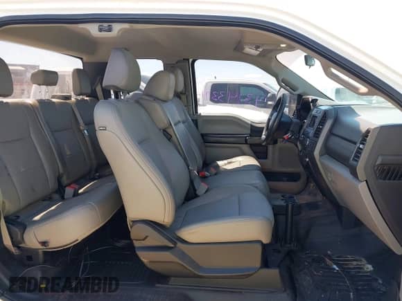 2019 Ford F-250 XL z VIN 1FT7X2B69KED14002, wystawiony jako IAAI lot #43143391 z przebiegiem 174 499 mil mil oraz . Historia ofert i sprzedaży dostępna na DreamBid. Obrazek 5.