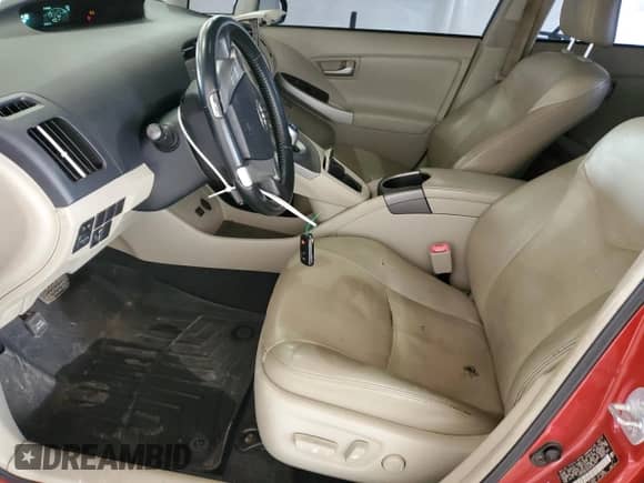 2013 Toyota Prius Three with VIN JTDKN3DU6D5684747, listed as a Copart auction lot 83835605 with 236,032 mi miles and Clean title. Bid and sale history available at DreamBid. Image 7.