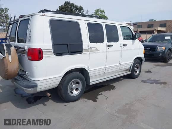 2001 Dodge Cargo Conversion с VIN 2B6HB11Y71K502659, выставлен на аукционе IAAI как лот 41975701 с пробегом 121 003 миль миль и . История ставок и продаж доступна на DreamBid. Изображение 4.