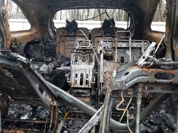 2020 Kia Sorento SX с VIN 5XYPK4A53LG696202, выставлен на аукционе Copart как лот 42604644 с пробегом Не указан миль и На запчасти • Non repairable. История ставок и продаж доступна на DreamBid. Изображение 10.