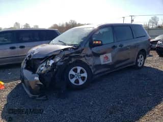 2019 Toyota Sienna L with VIN 5TDZZ3DC2KS989647, listed as a Copart auction lot 53489345 with 128,148 mi miles and Clean title. Bid and sale history available at DreamBid. Image 1.