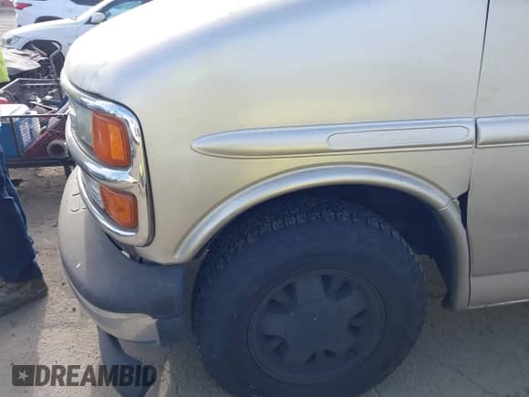 2002 Chevrolet Express с VIN 1GBFG15R421243072, выставлен на аукционе IAAI как лот 42726089 с пробегом Не указан миль и . История ставок и продаж доступна на DreamBid. Изображение 6.