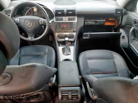 2006 Mercedes-Benz C 230 Sport z VIN WDBRF52H56A869801, wystawiony jako Copart lot #83770095 z przebiegiem 122 108 mil mil oraz Szkoda całkowita • Salvage title. Historia ofert i sprzedaży dostępna na DreamBid. Obrazek 8.