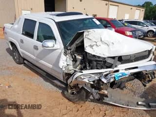 2005 Chevrolet Avalanche LS with VIN 3GNEK12Z25G284906, listed as a IAAI auction lot 42289851 with 242,793 mi miles and . Bid and sale history available at DreamBid. Image 1.