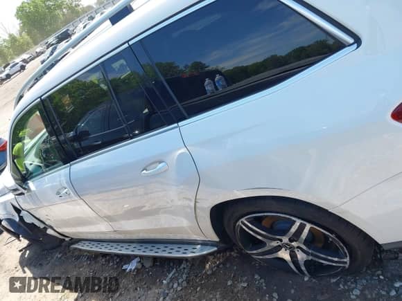 2019 Mercedes-Benz GLS 450 z VIN 4JGDF6EE8KB221629, wystawiony jako IAAI lot #42067651 z przebiegiem 66 560 mil mil oraz . Historia ofert i sprzedaży dostępna na DreamBid. Obrazek 14.