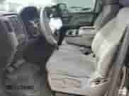 2017 GMC Sierra 1500 z VIN 1GTR1LEC8HZ368829, wystawiony jako Copart lot #54888295 z przebiegiem 113 328 mil mil oraz Szkoda całkowita • Salvage title. Historia ofert i sprzedaży dostępna na DreamBid. Obrazek 7.