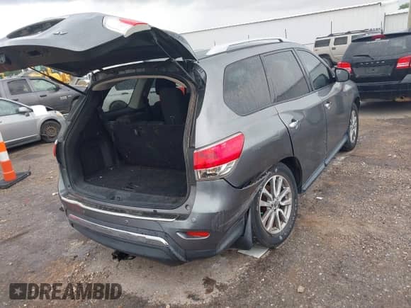 2015 Nissan Pathfinder SL с VIN 5N1AR2MN2FC615650, выставлен на аукционе IAAI как лот 42624622 с пробегом 153 956 миль миль и . История ставок и продаж доступна на DreamBid. Изображение 4.