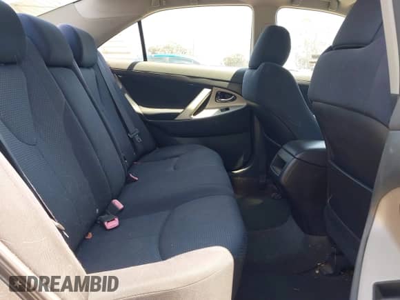 2008 Toyota Camry LE z VIN 4T1BE46K88U238821, wystawiony jako IAAI lot #42925630 z przebiegiem 276 117 mil mil oraz . Historia ofert i sprzedaży dostępna na DreamBid. Obrazek 8.