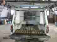 2003 Chevrolet Silverado 1500 LS z VIN 1GCEK14V33Z173927, wystawiony jako Copart lot #56017245 z przebiegiem Nie podano mil oraz Czysty tytuł • Clean title. Historia ofert i sprzedaży dostępna na DreamBid. Obrazek 10.