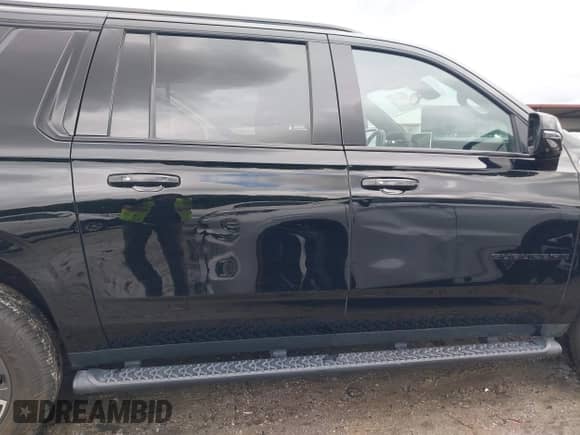 2022 Chevrolet Suburban Z71 с VIN 1GNSKDKD7NR345224, выставлен на аукционе IAAI как лот 42007246 с пробегом 50 300 миль миль и . История ставок и продаж доступна на DreamBid. Изображение 14.