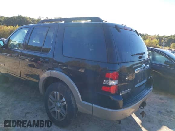 2008 Ford Explorer Eddie Bauer z VIN 1FMEU74E08UA84720, wystawiony jako IAAI lot #43355789 z przebiegiem 225 077 mil mil oraz . Historia ofert i sprzedaży dostępna na DreamBid. Obrazek 3.