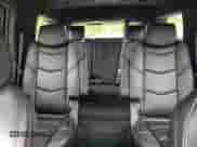 2015 Cadillac Escalade Platinum z VIN 1GYS4PKJ9FR641285, wystawiony jako Copart lot #58336925 z przebiegiem 91 365 mil mil oraz Czysty tytuł • Clean title. Historia ofert i sprzedaży dostępna na DreamBid. Obrazek 10.