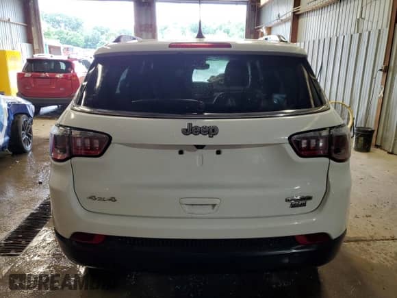 2024 Jeep Compass Latitude Lux с VIN 3C4NJDFN7RT132380, выставлен на аукционе Copart как лот 65457005 с пробегом 8 257 миль миль и Списание • Salvage title. История ставок и продаж доступна на DreamBid. Изображение 6.