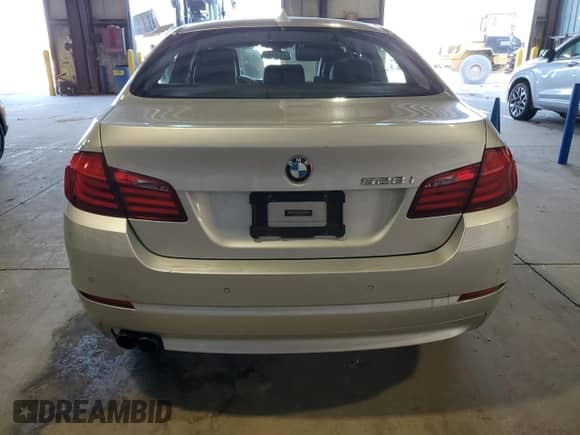 2012 BMW 5 Series 528i xDrive с VIN WBAXH5C58CDW06300, выставлен на аукционе Copart как лот 81943045 с пробегом 119 245 миль миль и Чистый • Clean title. История ставок и продаж доступна на DreamBid. Изображение 6.