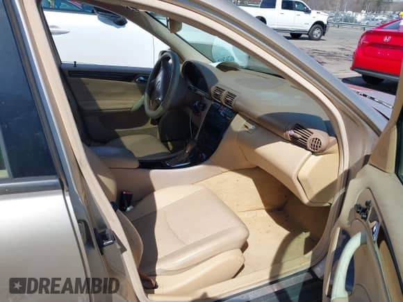 2004 Mercedes-Benz C 320 with VIN WDBRF64J54F497060, listed as a IAAI auction lot 41829238 with 204,205 mi miles and . Bid and sale history available at DreamBid. Image 5.