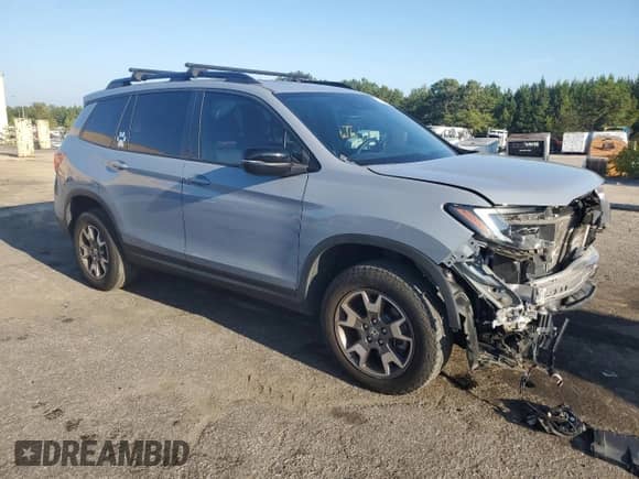 2022 Honda Passport TrailSport z VIN 5FNYF8H66NB019816, wystawiony jako Copart lot #81141635 z przebiegiem 32 139 mil mil oraz Szkoda całkowita • Salvage title. Historia ofert i sprzedaży dostępna na DreamBid. Obrazek 4.